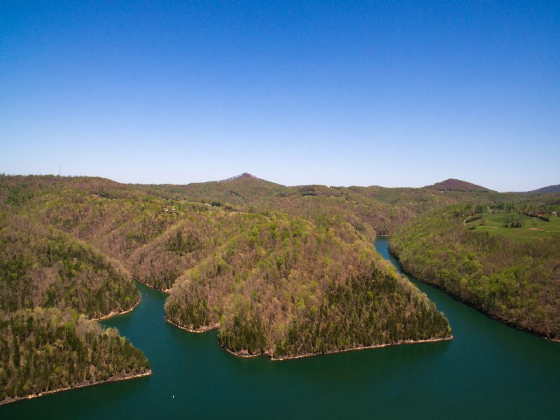 200 Acres Farm On Dale Hollow Lake Ranch for Sale in Byrdstown