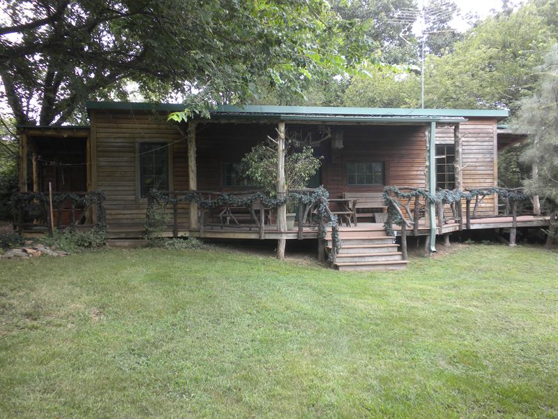 Muleskinner Lodge : Denison : Jackson County : Kansas