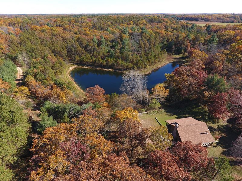 Charming Cabin Overlooking Pond : Westfield : Marquette County : Wisconsin