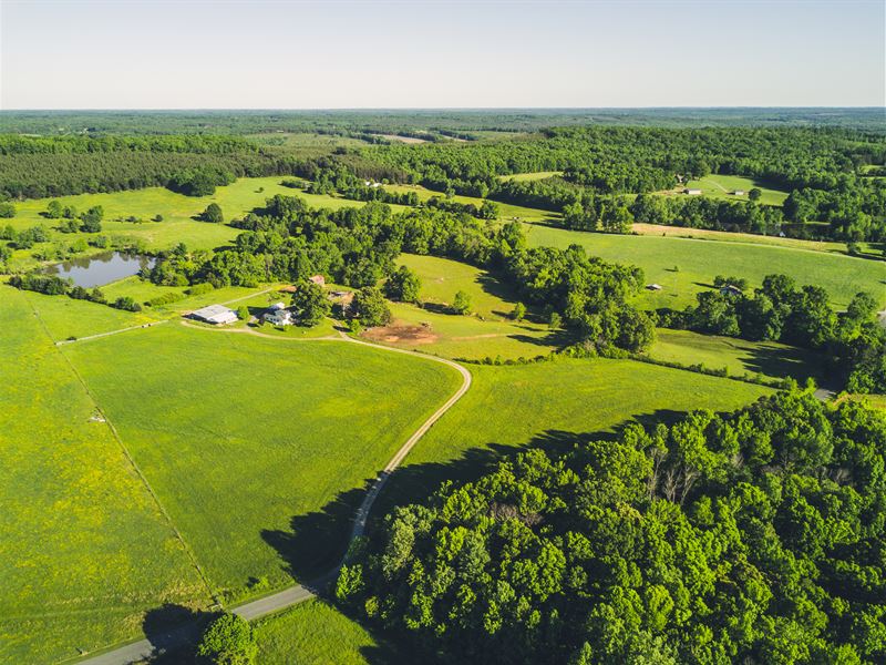 A Classic Cattle Farm : Gretna : Pittsylvania County : Virginia