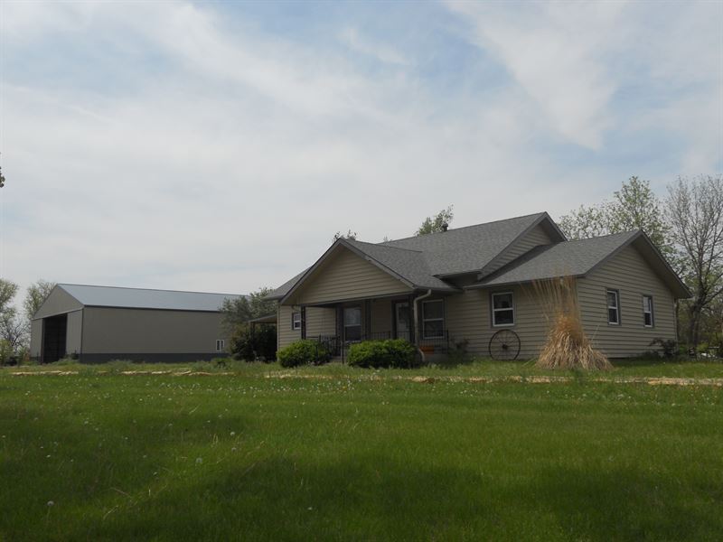 Farmhouse Near Lovewell Reservoir : Formoso : Jewell County : Kansas