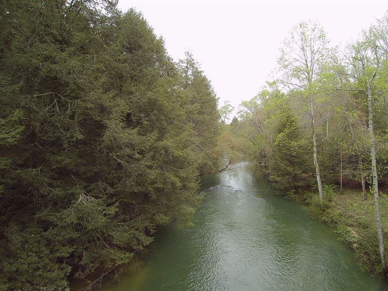 Large Acreage & Caney Fork Frontage : Crossville : Cumberland County : Tennessee