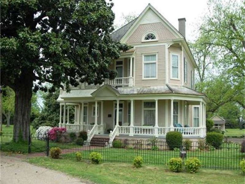 Historic Queen Anne Home & Acres : Holly Grove : Monroe County : Arkansas