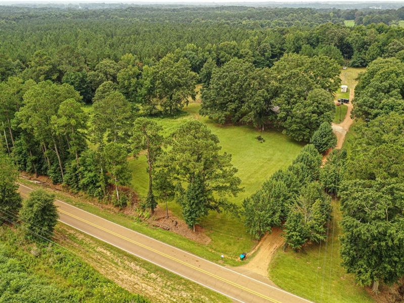 Home and Large Shops on 11.4 ac : Walnut Grove : Leake County : Mississippi