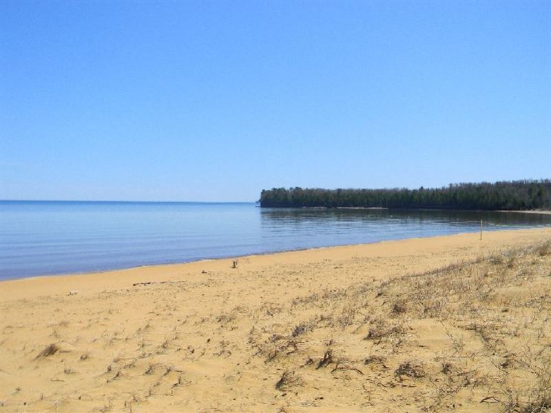 Big Traverse Bay, Lot 41 : Calumet : Houghton County : Michigan
