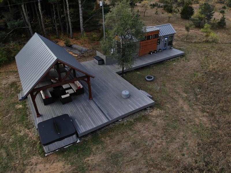 44 Ultimate Outdoor Paradise : Pullman : Allegan County : Michigan