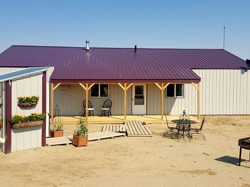 Off-Grid Pole Barn W/Apartment : Powell : Park County : Wyoming