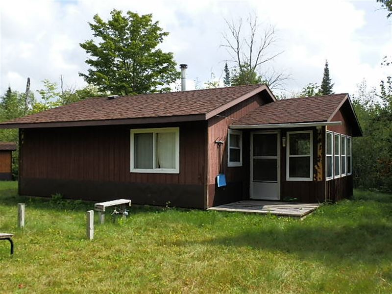 A Hunters Paradise : Sherman : Oneida County : Wisconsin
