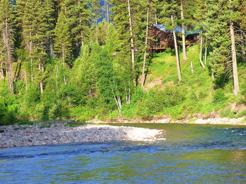 Diamond R Guest Ranch : Hungry Horse : Flathead County : Montana
