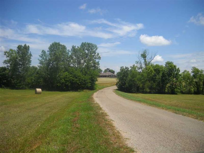 12.86 Acres of Pasture Land : Burkville : Lowndes County : Alabama