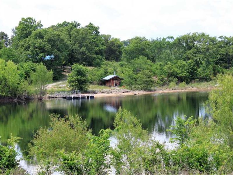 Lake and Cabin on This Amazing 520 : Kirbyville : Taney County : Missouri