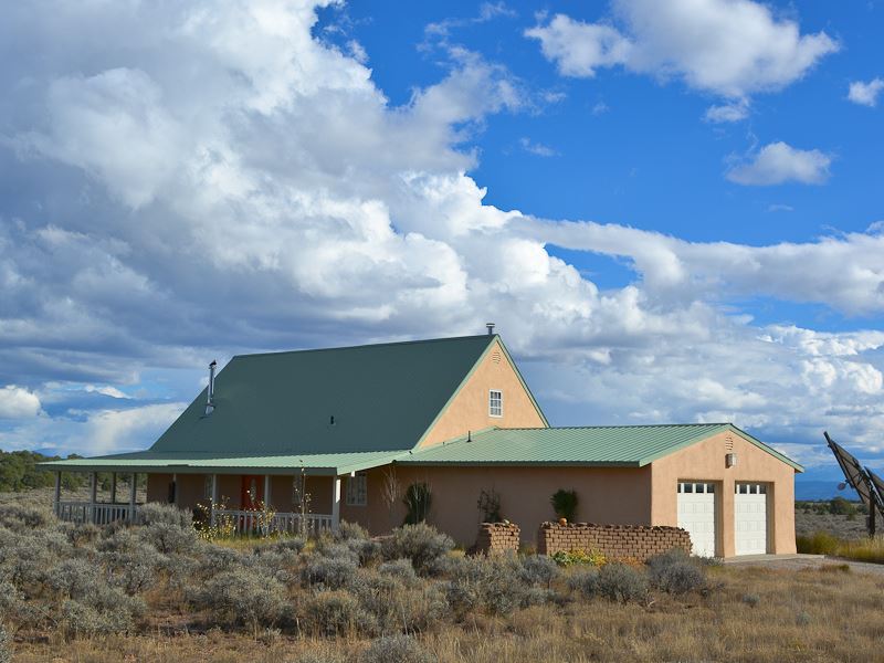 Big Sage 200 Acre Ranch House : Tres Piedras : Taos County : New Mexico