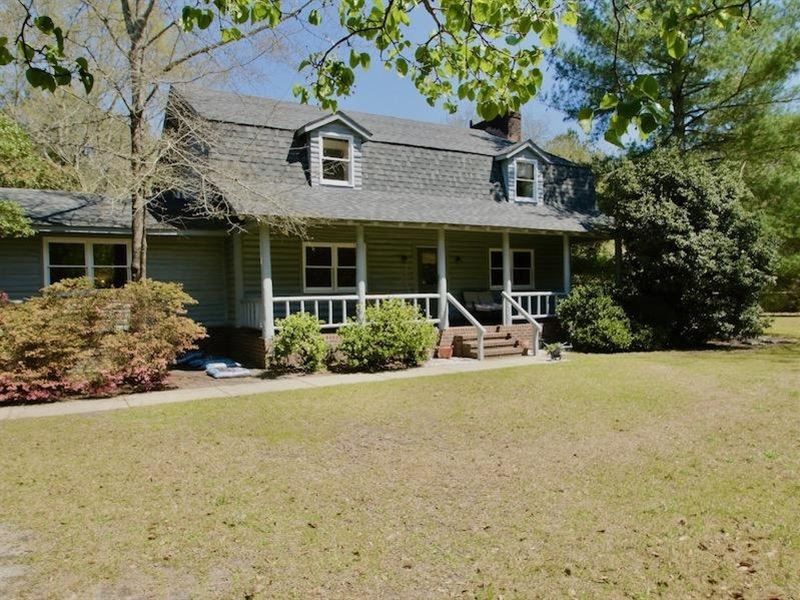 Beautiful Log Hom : Elizabethtown : Bladen County : North Carolina