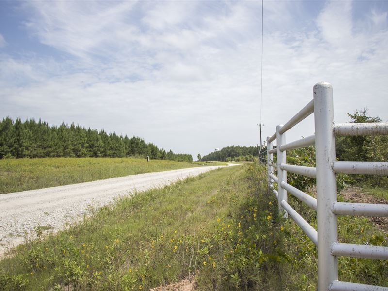 108 Guerrant Road : Huntsville : Walker County : Texas