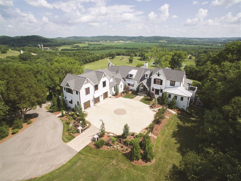 Luxury Farmhouse On 20 Acres : Franklin : Williamson County : Tennessee