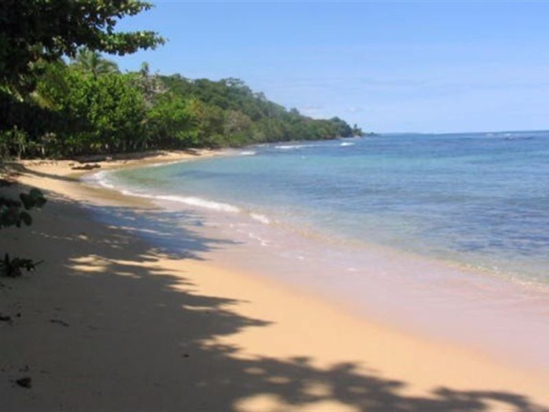 Titled Coastal Beachfront Surfer's : Panama