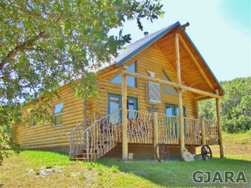 Colorado Mountain Hunting Cabin : Loma : Garfield County : Colorado