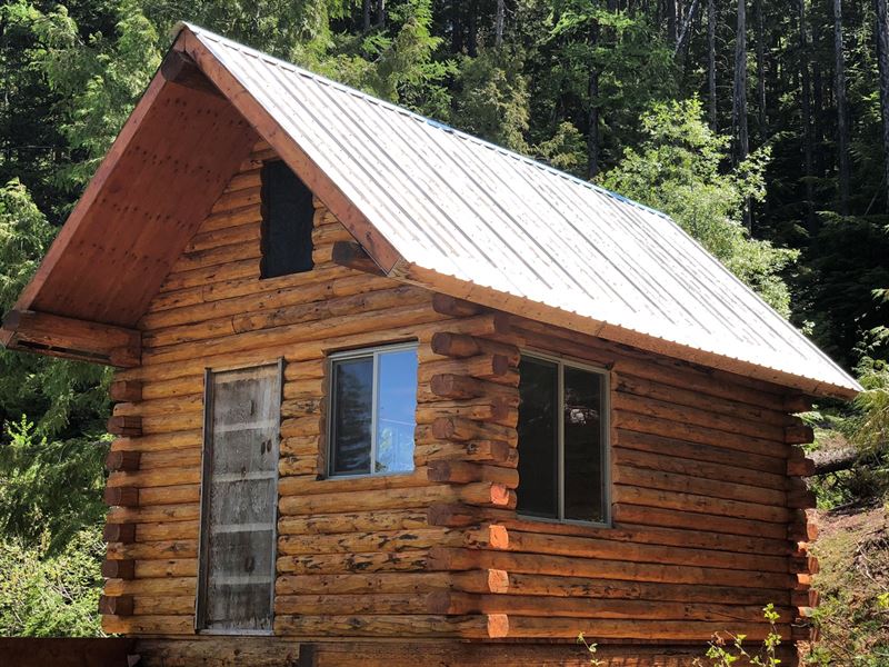 Off Grid Sustainable Log Cabin : Ranch for Sale in Libby, Lincoln
