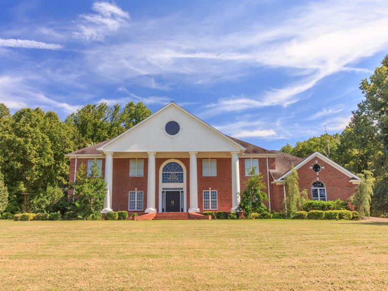 Custom Luxury Brick Home West, Ranch for Sale in Tennessee, 166925