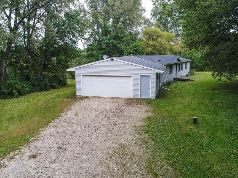 Country Home in Weyauwega, WI Ranch for Sale in Weyauwega, Waupaca