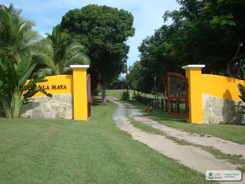 Large Estate Farm for Sale Panama : Panama