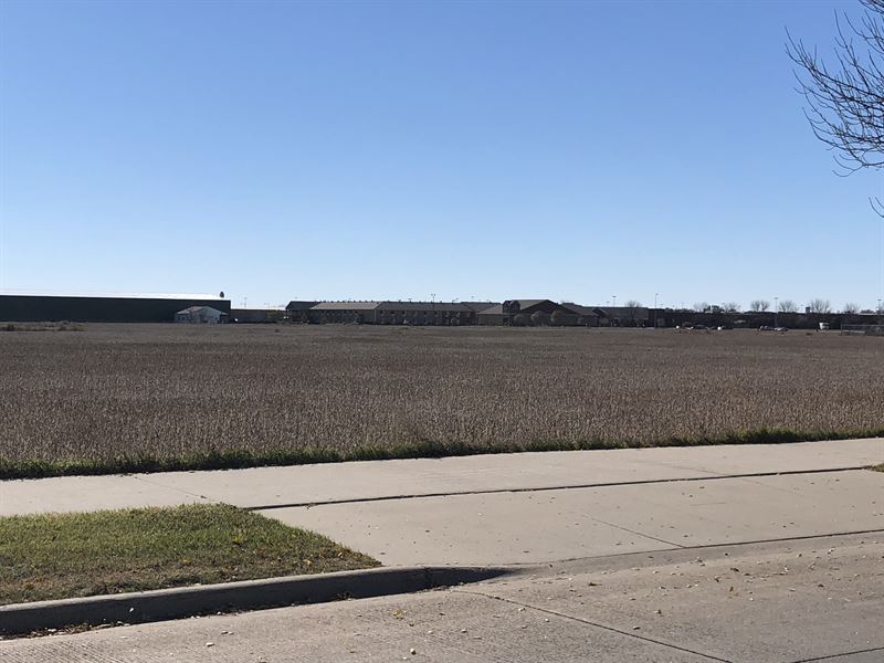 Commercial Land Auction : Aberdeen : Brown County : South Dakota