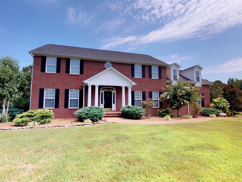 Beautiful Brick Home On 15 Acres, Ranch for Sale in Tennessee, 182156