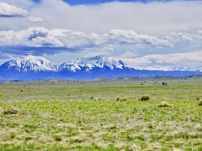 Ranch Near Mountains & Electricity : Walsenburg : Huerfano County : Colorado