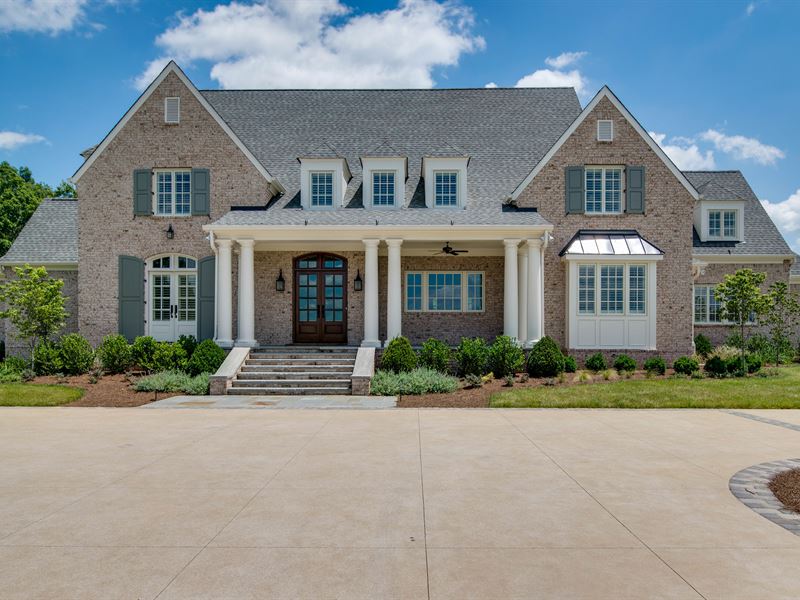 Beautiful Hurricane Creek Farm : McEwen : Humphreys County : Tennessee
