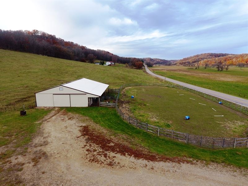 Barn, Arena, Pasture, Woods : Bear Creek : Sauk County : Wisconsin