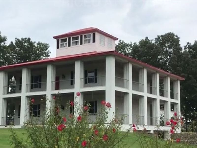 Arkansas Plantation Home : Evening Shade : Izard County : Arkansas