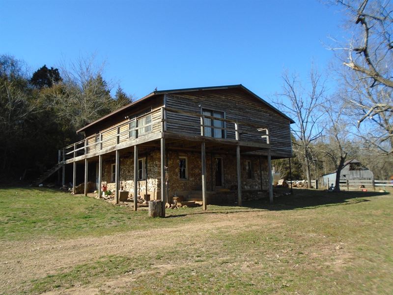 Missouri Hunting Lodge On 125 Acres, Ranch for Sale in Missouri