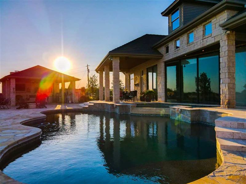 Beauty ON The Bluffs, Over 4700 sq : Holliday : Archer County : Texas