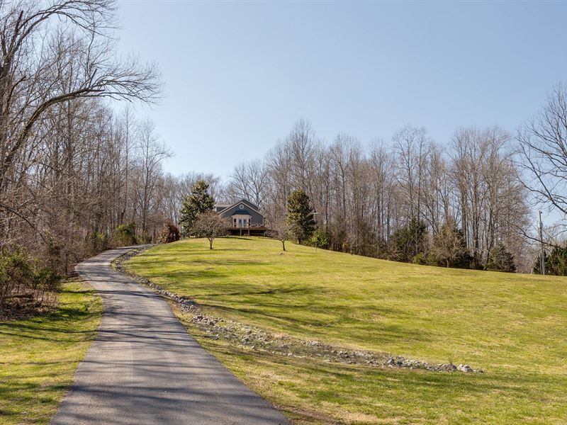 A One Kind Home Breathtaking Views : Lynnville : Giles County : Tennessee