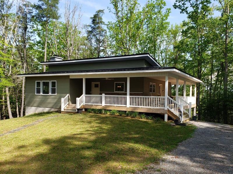 New Home Conveniently Located : Independence : Grayson County : Virginia