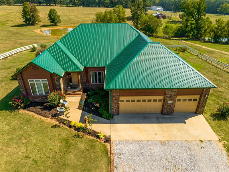 4 Bed, 2.5 Bath, 15 Acres, Barn : Sulphur Rock : Independence County : Arkansas