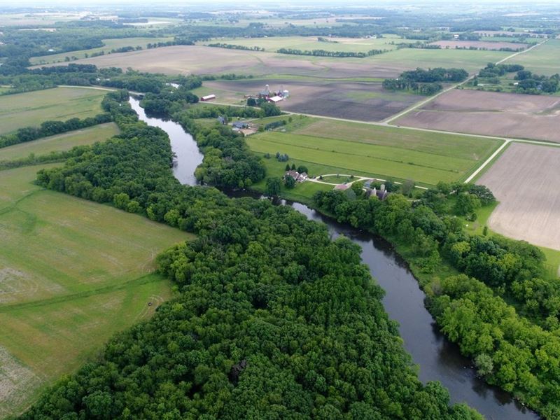 Winding Yahara River Frontage : Stoughton : Dane County : Wisconsin