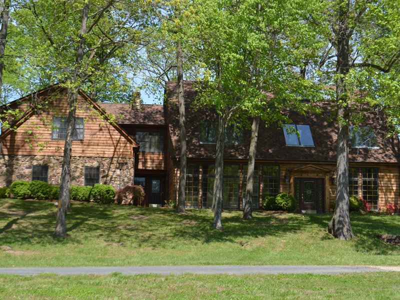 Country Living Luxurious Feel, Ranch for Sale in Virginia, 205101