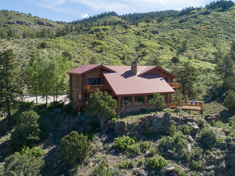 Stunning Log Home and Ranch : Westcliffe : Custer County : Colorado