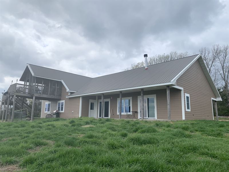Missouri Ozarks Ranch and Home : Drury : Douglas County : Missouri