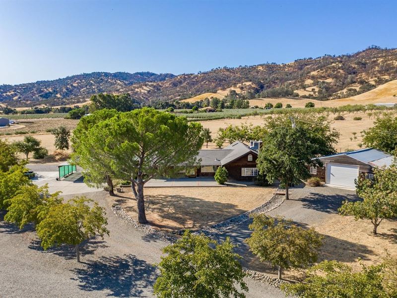 Northern California Farm Ranch Yolo : Capay : Yolo County : California