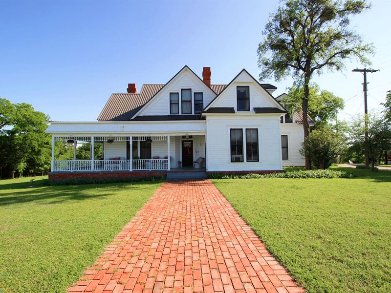 Historic Home Gatesville, Texas Ranch for Sale in Gatesville, Coryell