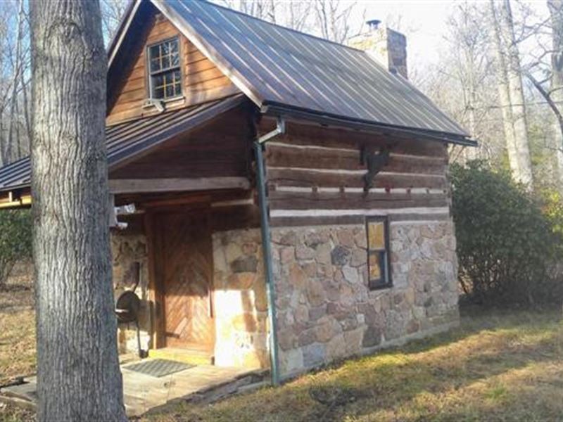Beautiful Cabin With Views Ranch for Sale in Wardensville, Hardy