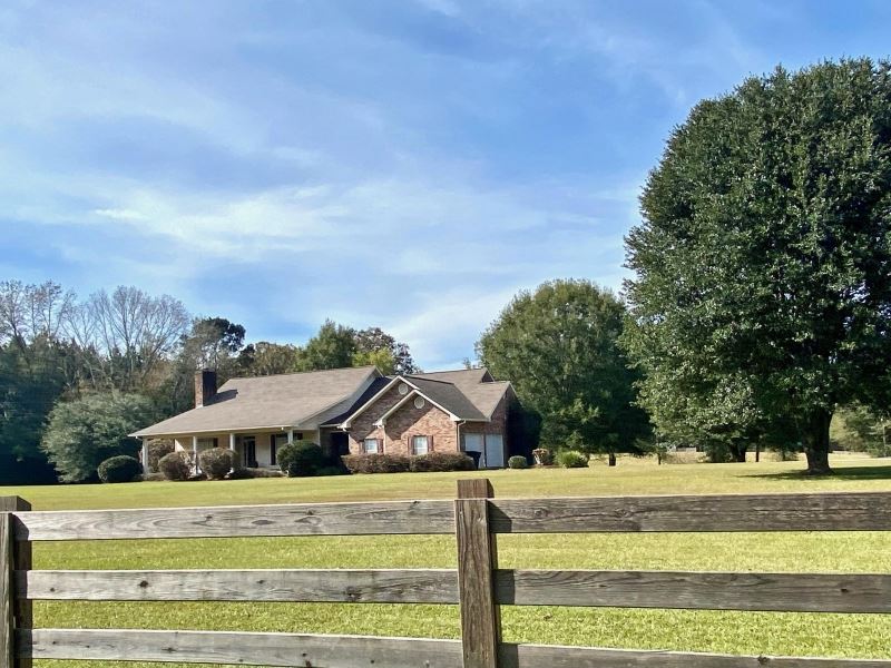 North Pike Home and 13.39 Acres : Summit : Pike County : Mississippi