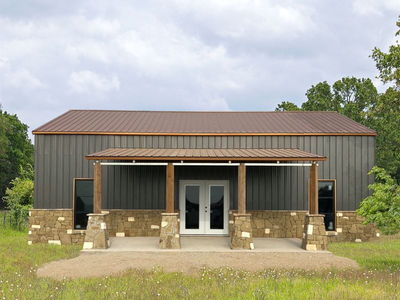 10+ Acres & New Barndominium Shell : Centerville : Leon County : Texas