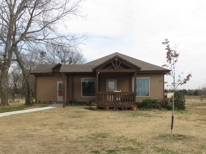 Beautiful Farmhouse on Acreage, Ranch for Sale in Oklahoma, 266799