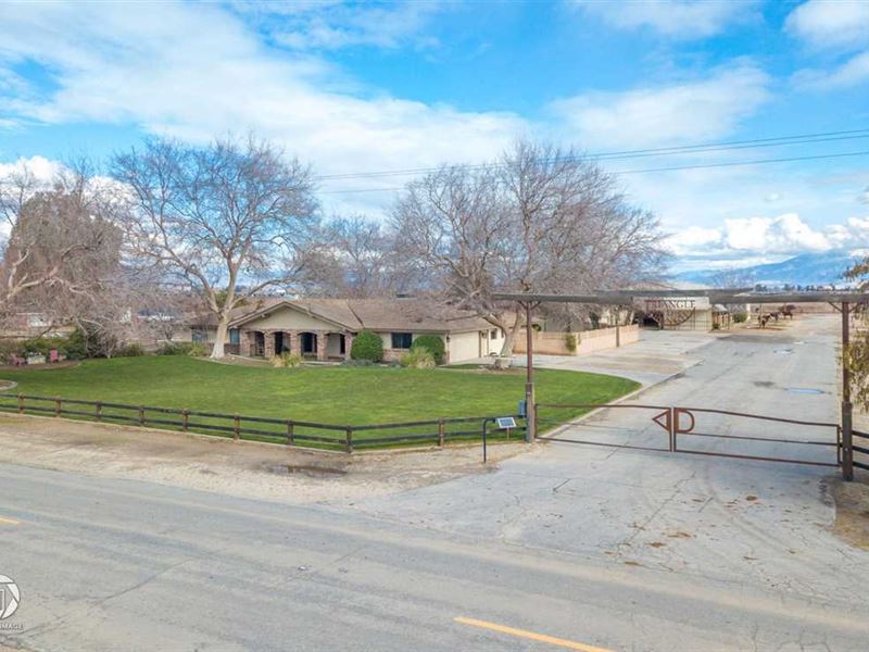 Hall of Famer Horse Training Ranch : Bakersfield : Kern County : California