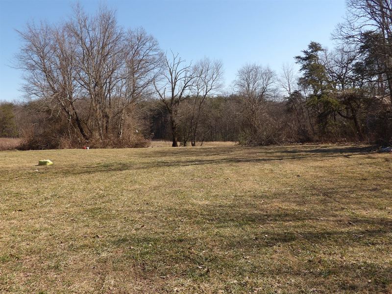 Beautiful Farm, Spring Fed Creek : Pikeville : Bledsoe County : Tennessee
