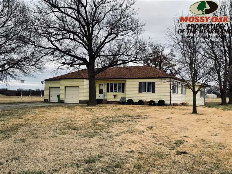 10 Acres with 1,612 Sq. Ft. Hom : Cherryvale : Montgomery County : Kansas