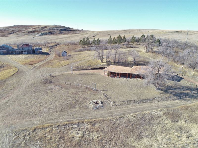 Recreational Hunting Property Log : Beach : Golden Valley County : North Dakota